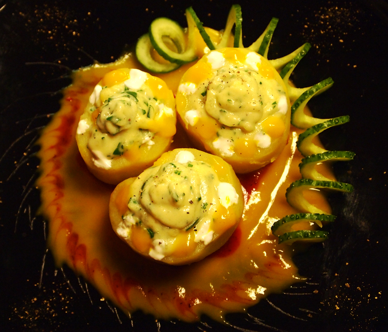 Картофель с нежной сырной начинкой
