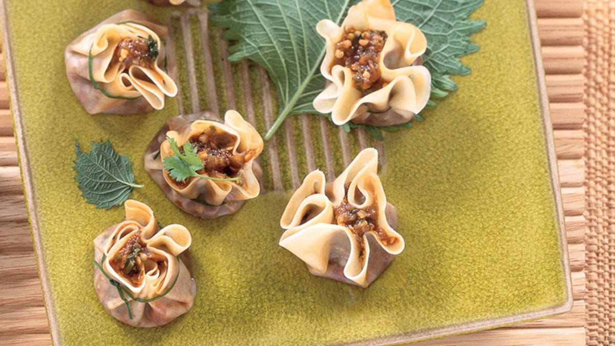 Пельмени Шу Май с баклажанами и соусом чили 