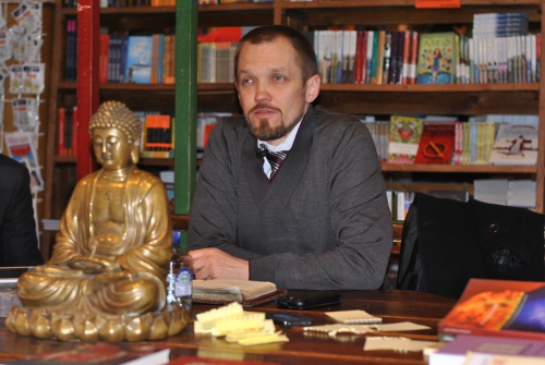 11 сентября. Лекторий Vegetarian: «Как изменить мою судьбу?» Встреча с Анатолием Шмульским, хиромантом, астрологом, психо-нумерологом 11 сентября. Лекторий Vegetarian: «Как изменить мою судьбу?» Встреча с Анатолием Шмульским, хиромантом, астрологом, психо-нумерологом