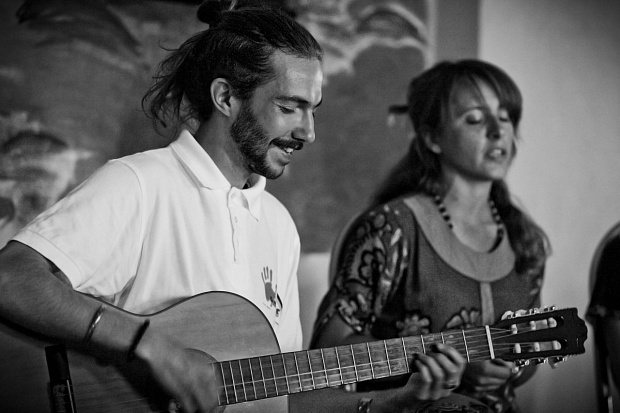 16 ноября «Музыка радости» Программа совместного воспевания мантр Андрея Омкара и Алексины