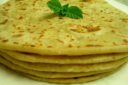 21 августа. Школа: пряный чана дал и паратхи (лепешки с сыром)