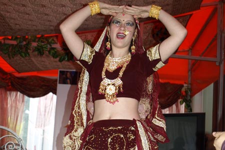 Танцы, менди и найденный жених