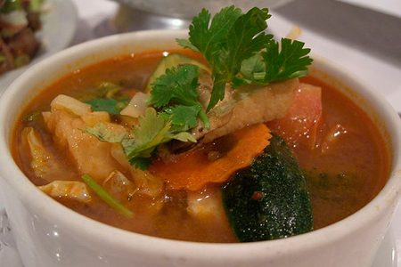 11 сентября. Школа: Том Ям суп и фалафель с кунжутным соусом