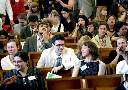 Близкие по духу люди начинают работать вместе