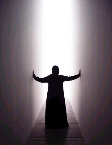 С каждым годом все больше россиян верят, что человека создал Бог