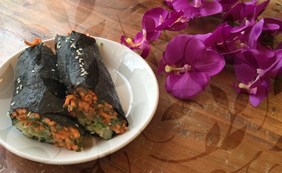 Ролл с нори