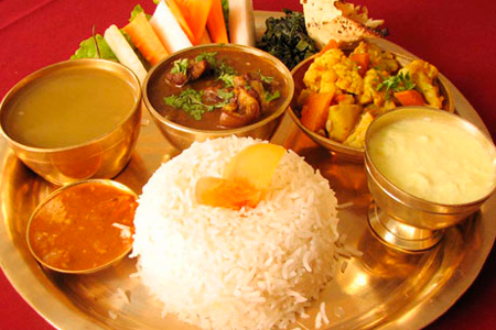 14 августа. Школа: готовим далбат, непальский обед